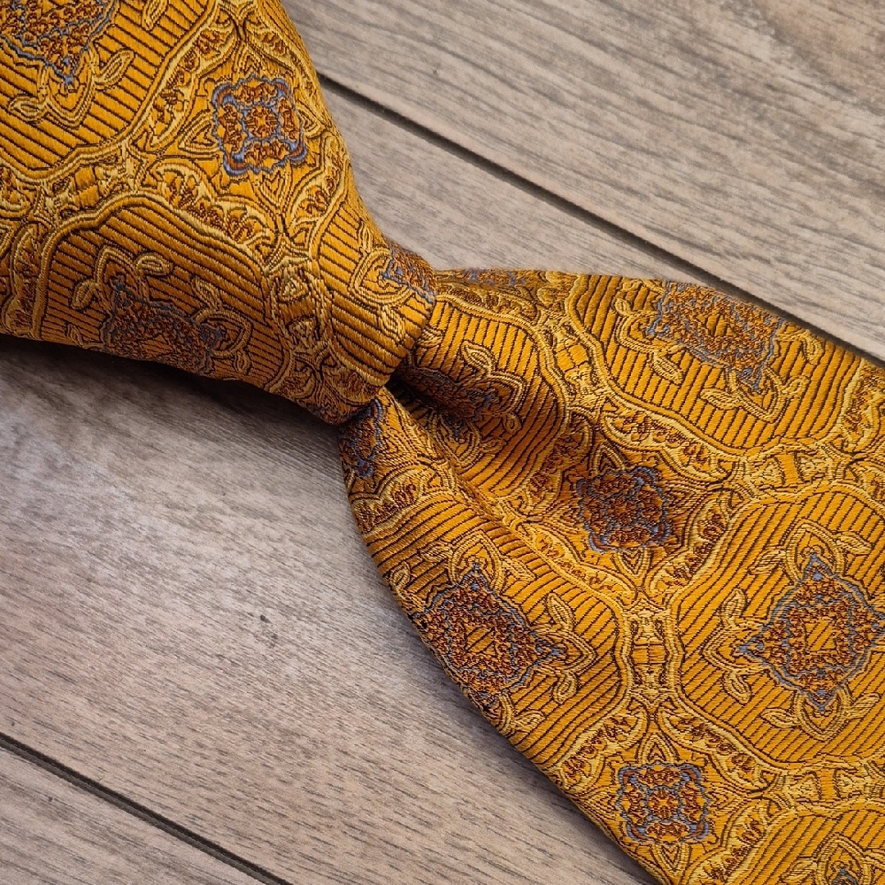 ROBERT TALBOTT Seven Fold Numbered Metallic Gold Textured Abstract Mens Silk Tie